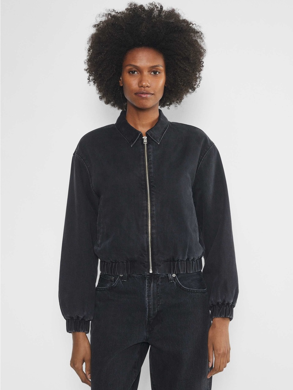 NWOT Aritzia Denim Forum The 90’s denim bomber jacket